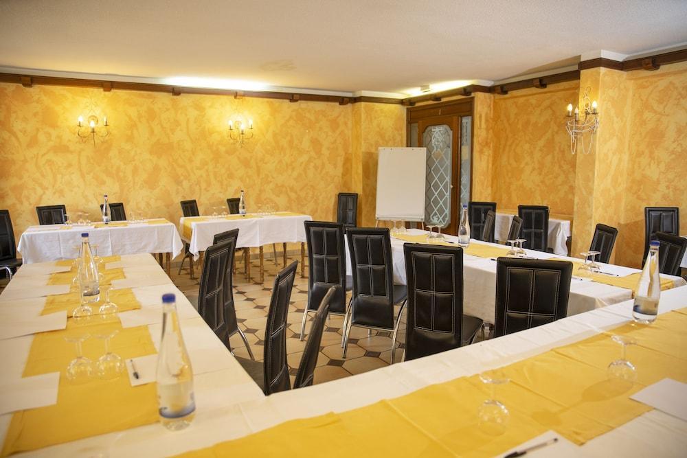 Le Neoulous Le Boulou Exterior foto